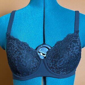NWT Skims Fits Everybody Lace Bra 32C